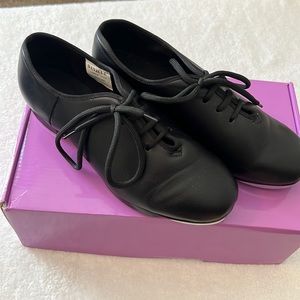 Tap dance shoes